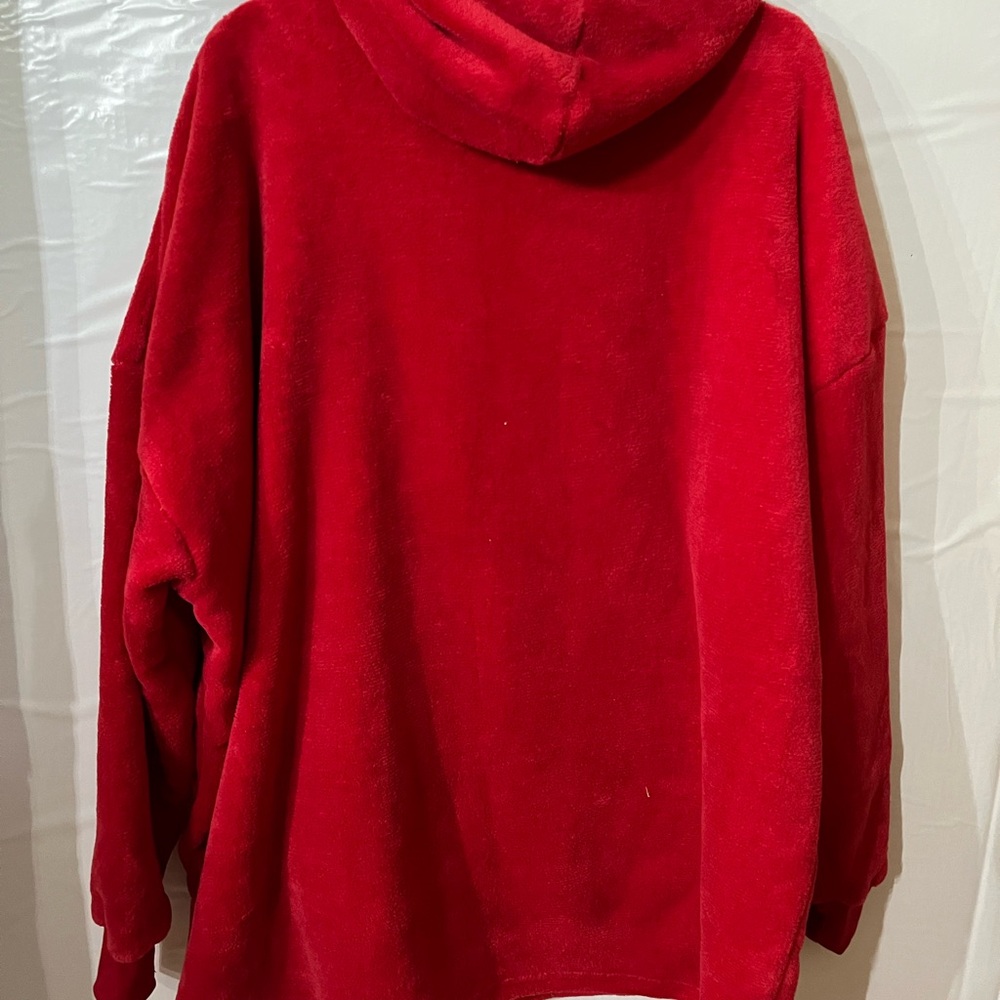 New Cozy Red Women's Sweater. Never worn. Too large for mom.